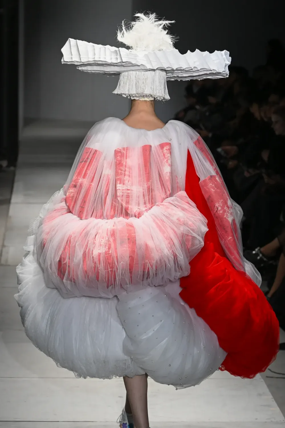 コムデギャルソン 2025年春夏 LOOK 19 / VIEW 4