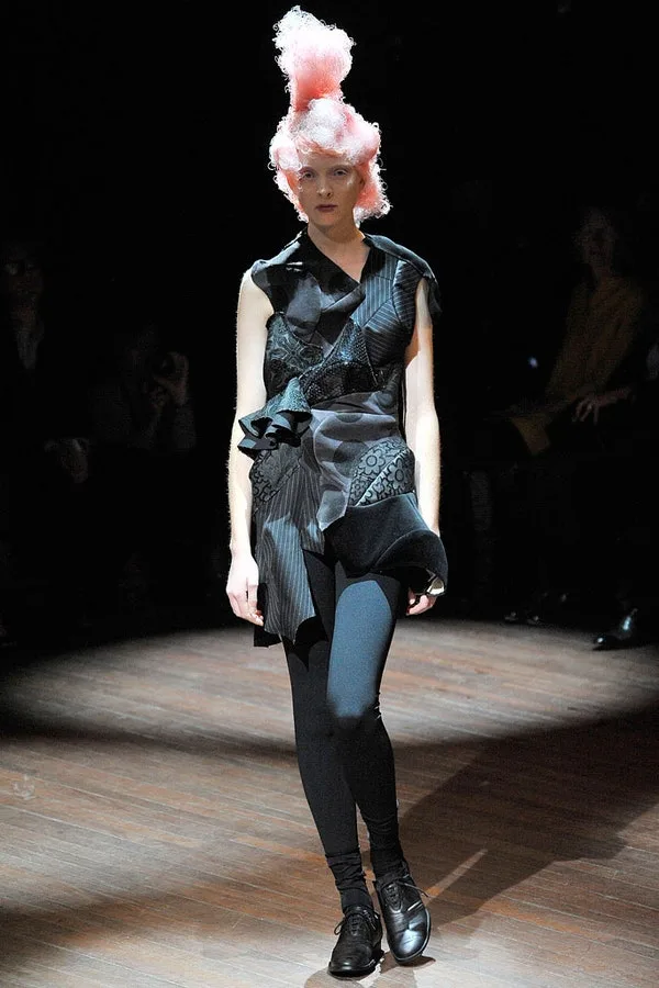 コムデギャルソン 2010春夏 LOOK 2