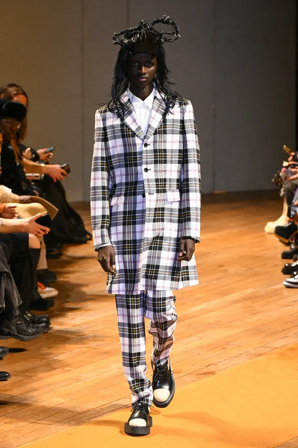 コムデギャルソンオムプリュス 2023年秋冬 LOOK 19