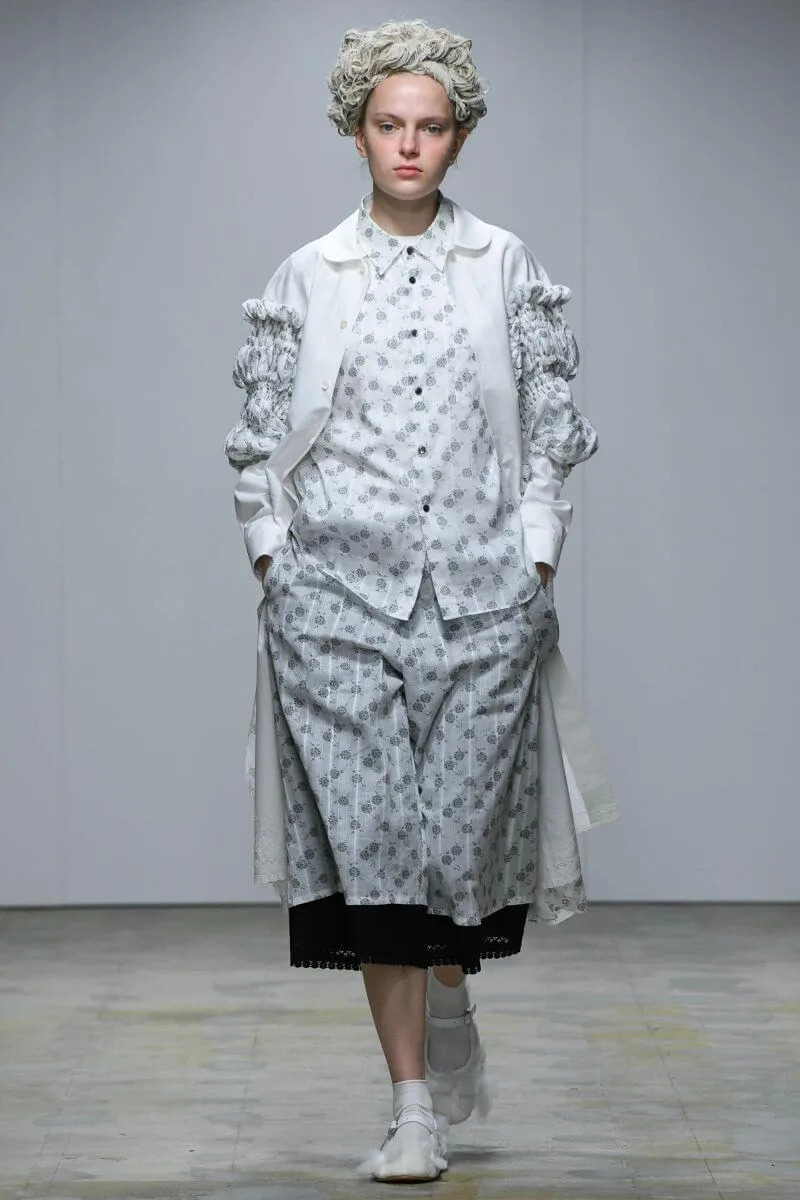 タオ 2022年春夏 LOOK 3