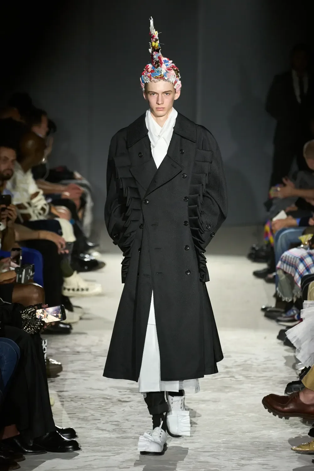 HOMME PLUS 2025 SSの同シーズン掲載写真。