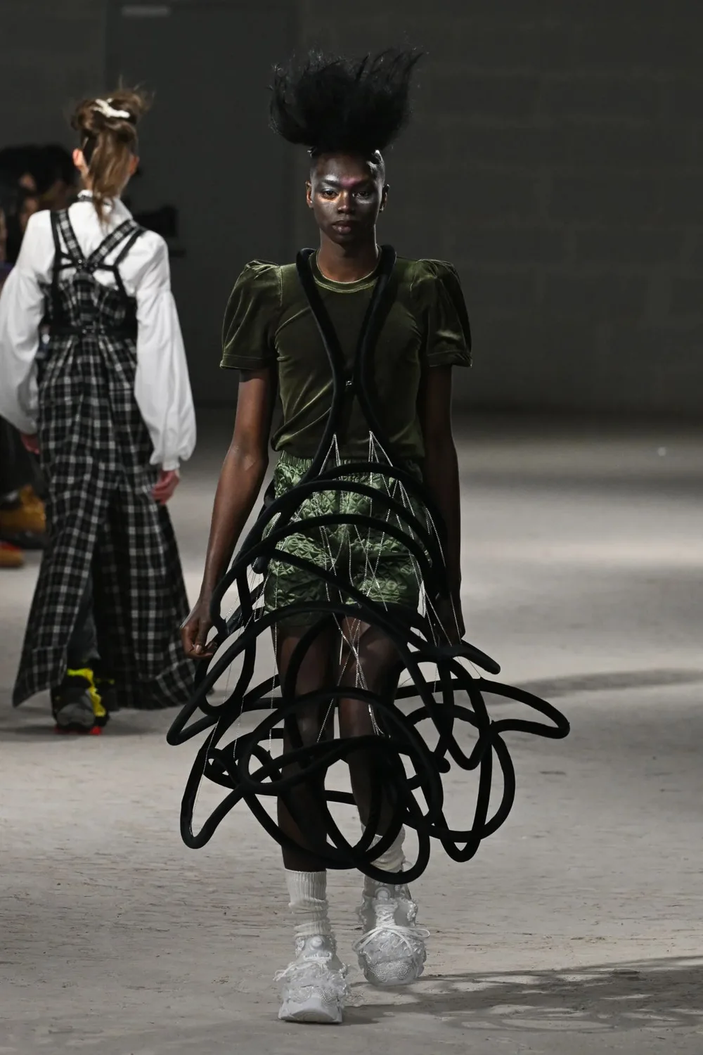 ノワールケイニノミヤ 2024年秋冬 LOOK 18
