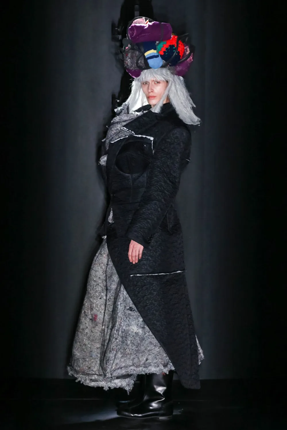 コムデギャルソン 2022年秋冬 LOOK 3 / VIEW 5