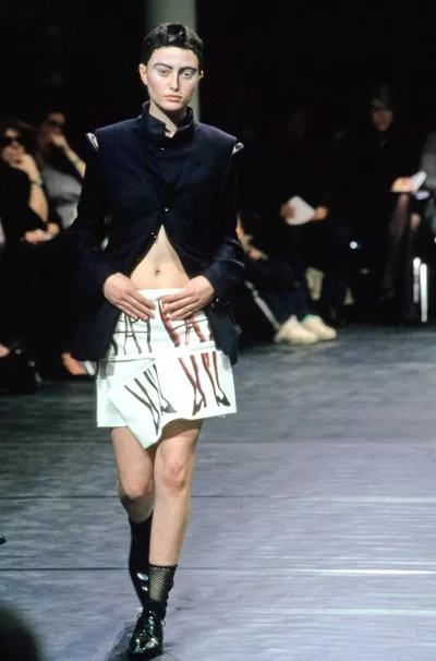 コムデギャルソン 2000秋冬 LOOK 54