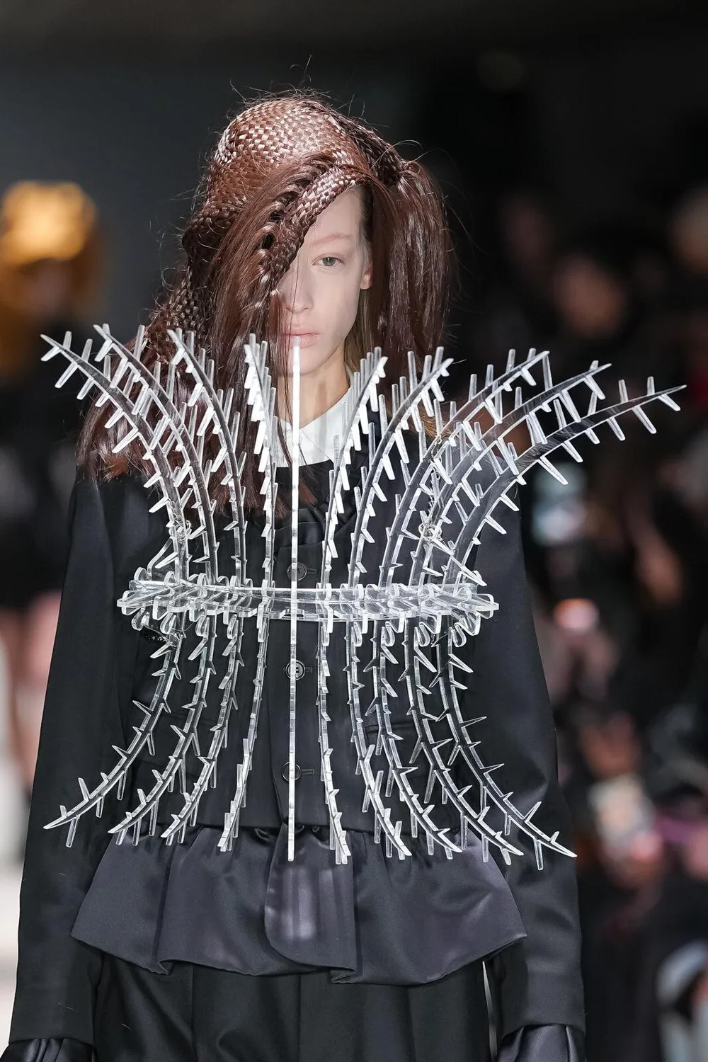 ノワールケイニノミヤ 2026年秋冬 LOOK 8 / VIEW 2