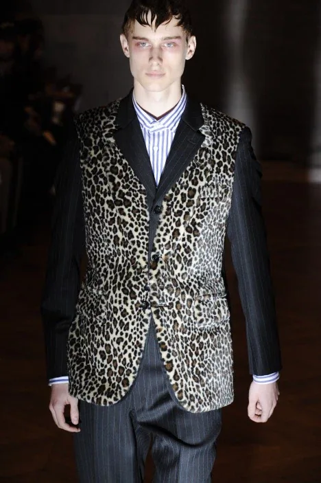 コムデギャルソンオムプリュス 2009秋冬 LOOK 10 / VIEW 2