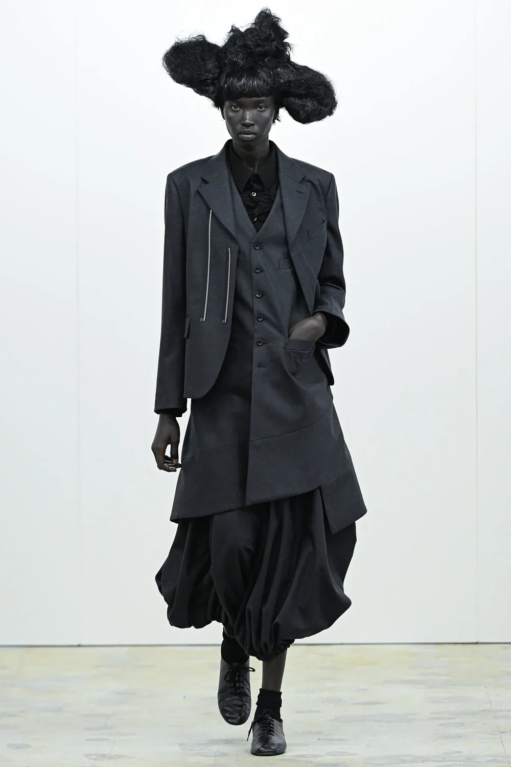 COMME des GARÇONS COMME des GARÇONS 2026年秋冬コレクション LOOK 1