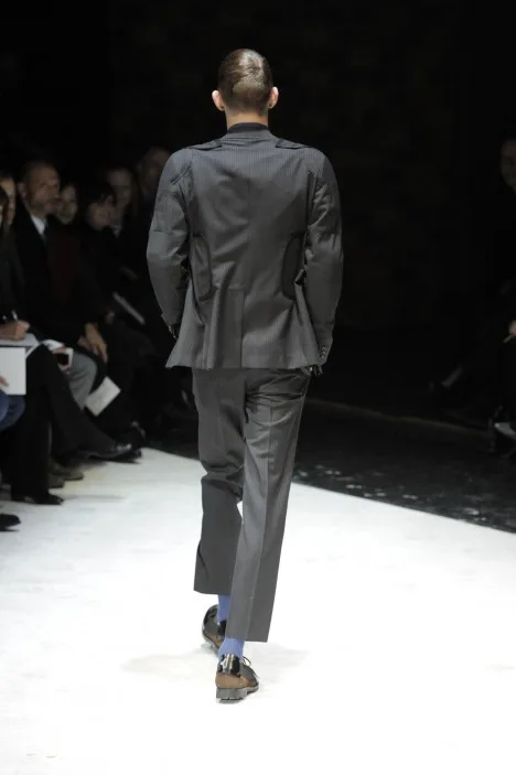 コムデギャルソンオムプリュス 2010秋冬 LOOK 5 / VIEW 3
