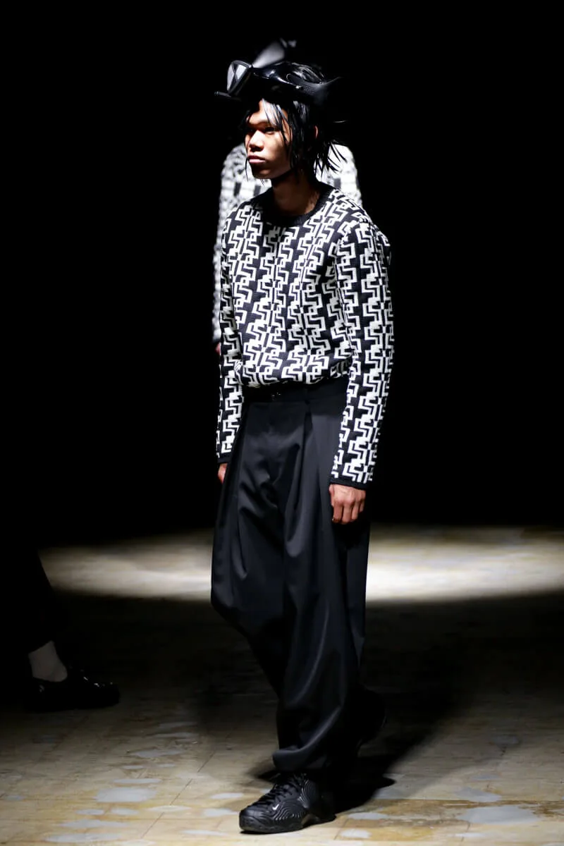 コムデギャルソンオムプリュス 2021年秋冬 LOOK 18