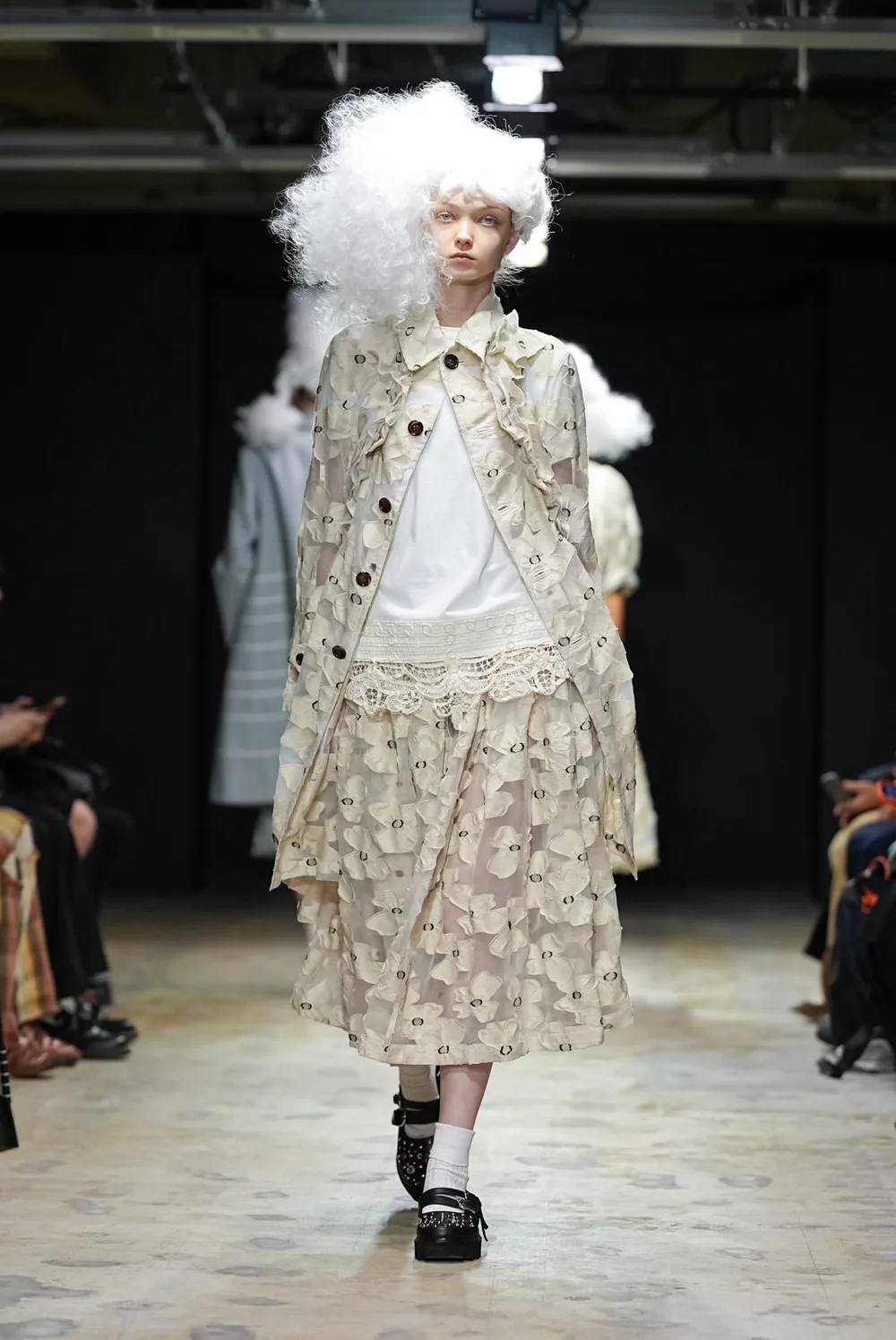 タオ 2027年春夏 LOOK 16