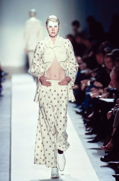 コムデギャルソン 2002春夏 LOOK 4
