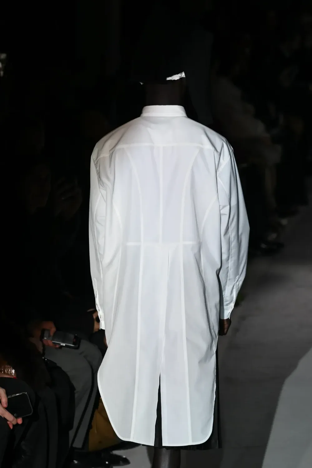 コムデギャルソンオムプリュス 2024年秋冬 LOOK 15 / VIEW 2