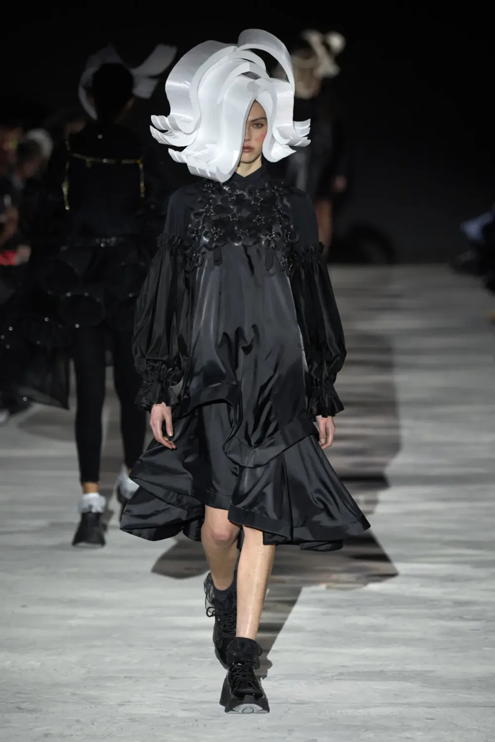 ノワールケイニノミヤ 2025年秋冬 LOOK 15