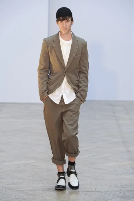 コムデギャルソンオムプリュス 2010春夏 LOOK 25
