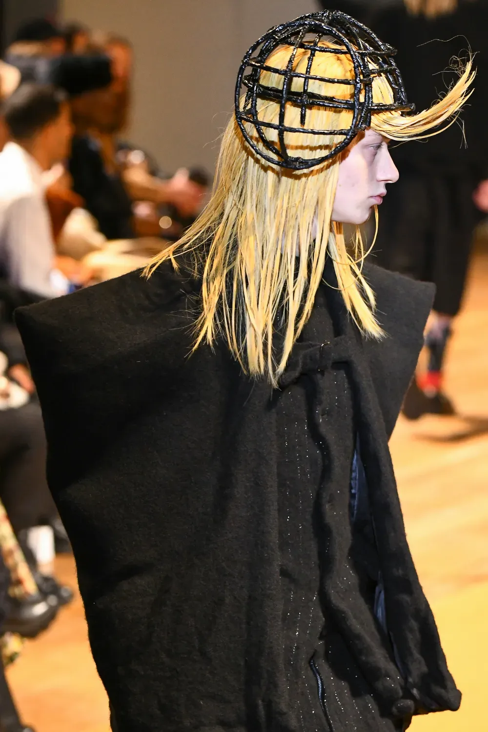 コムデギャルソンオムプリュス 2023年秋冬 LOOK 3 / VIEW 2