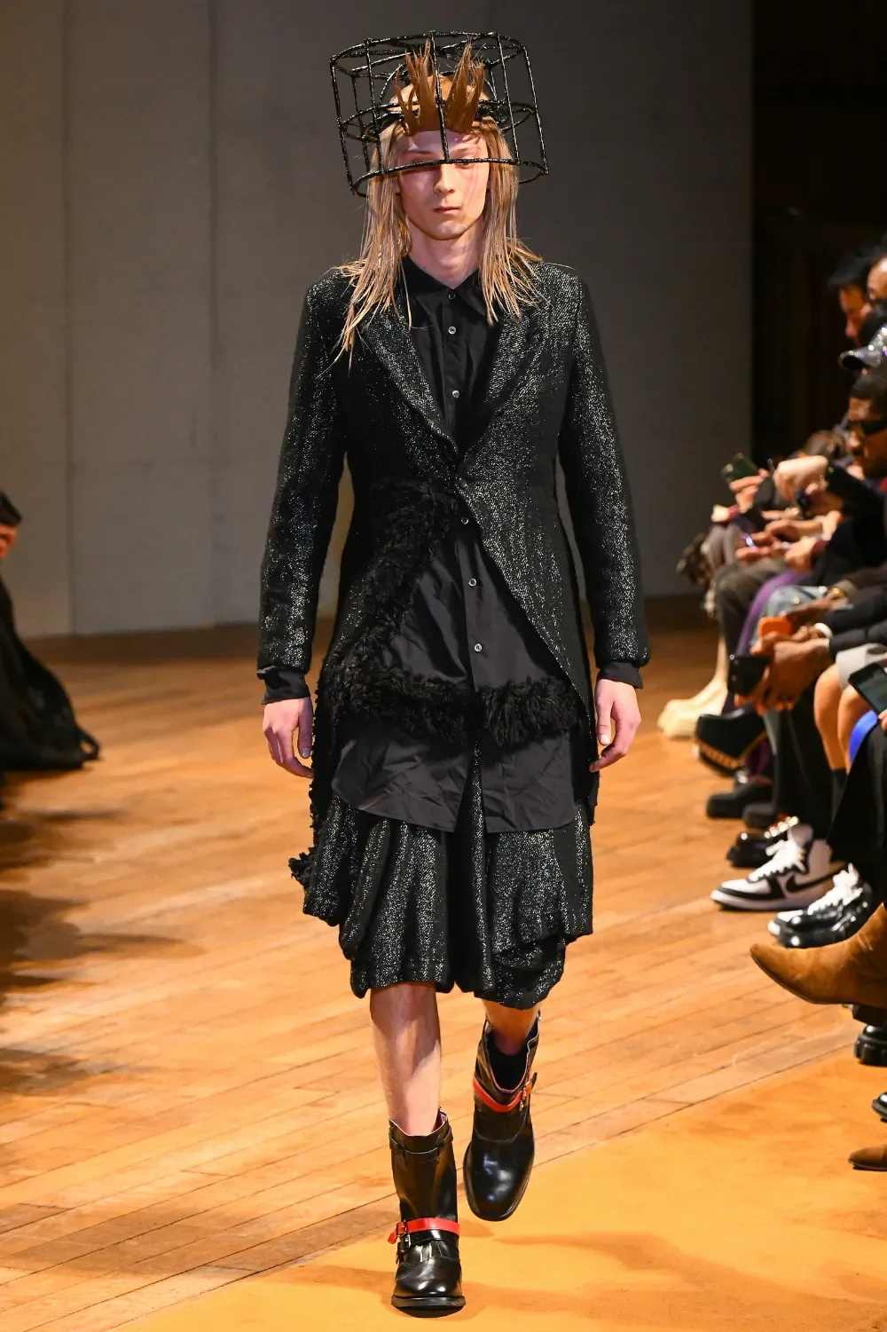 コムデギャルソンオムプリュス 2023年秋冬 LOOK 16