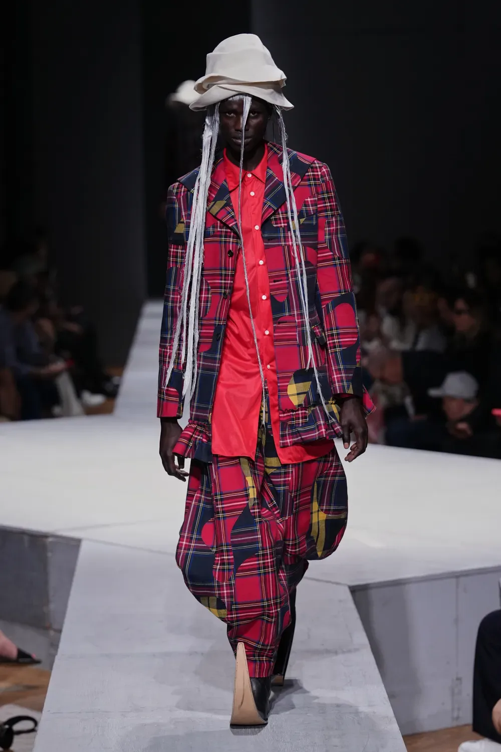 コムデギャルソンオムプリュス 2027年春夏 LOOK 23