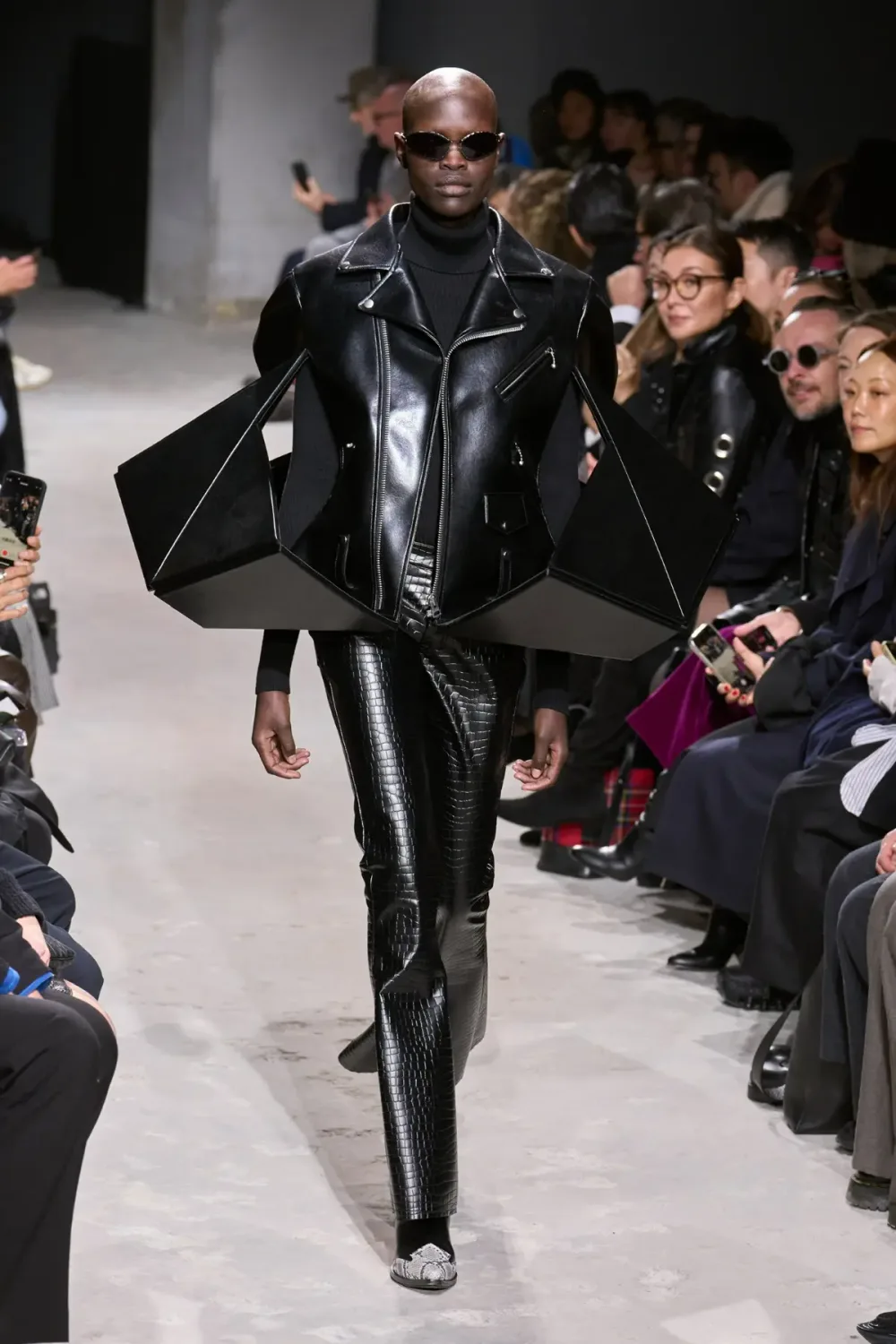 ジュンヤワタナベ 2025年秋冬 LOOK 3