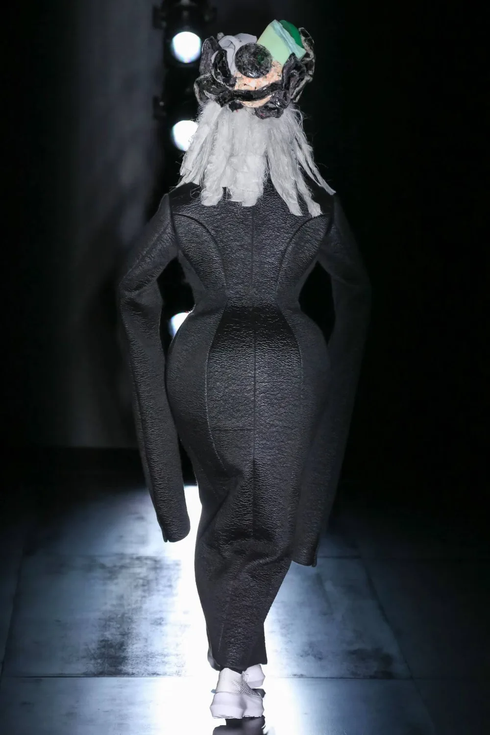 コムデギャルソン 2022年秋冬 LOOK 16 / VIEW 3