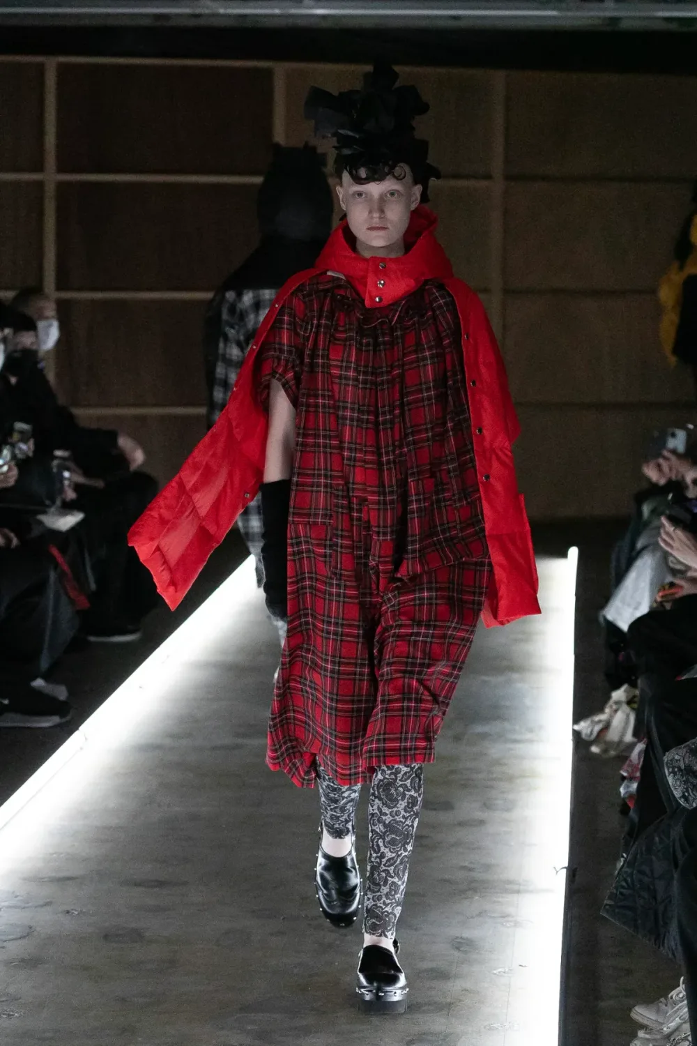 タオ 2023年秋冬 LOOK 5
