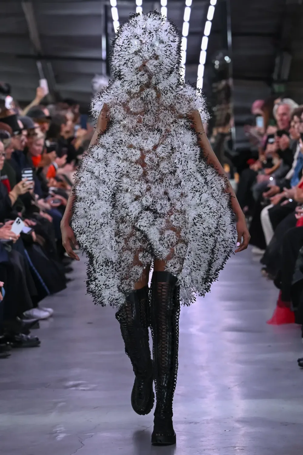 ノワールケイニノミヤ 2024年春夏 LOOK 18