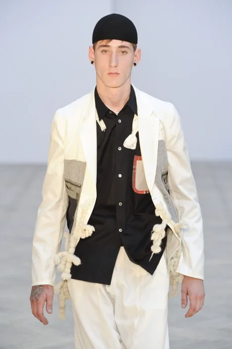 コムデギャルソンオムプリュス 2010春夏 LOOK 36 / VIEW 2
