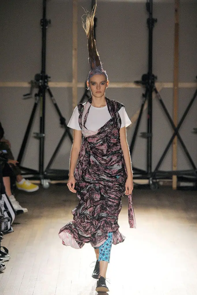タオ 2010年春夏 LOOK 24