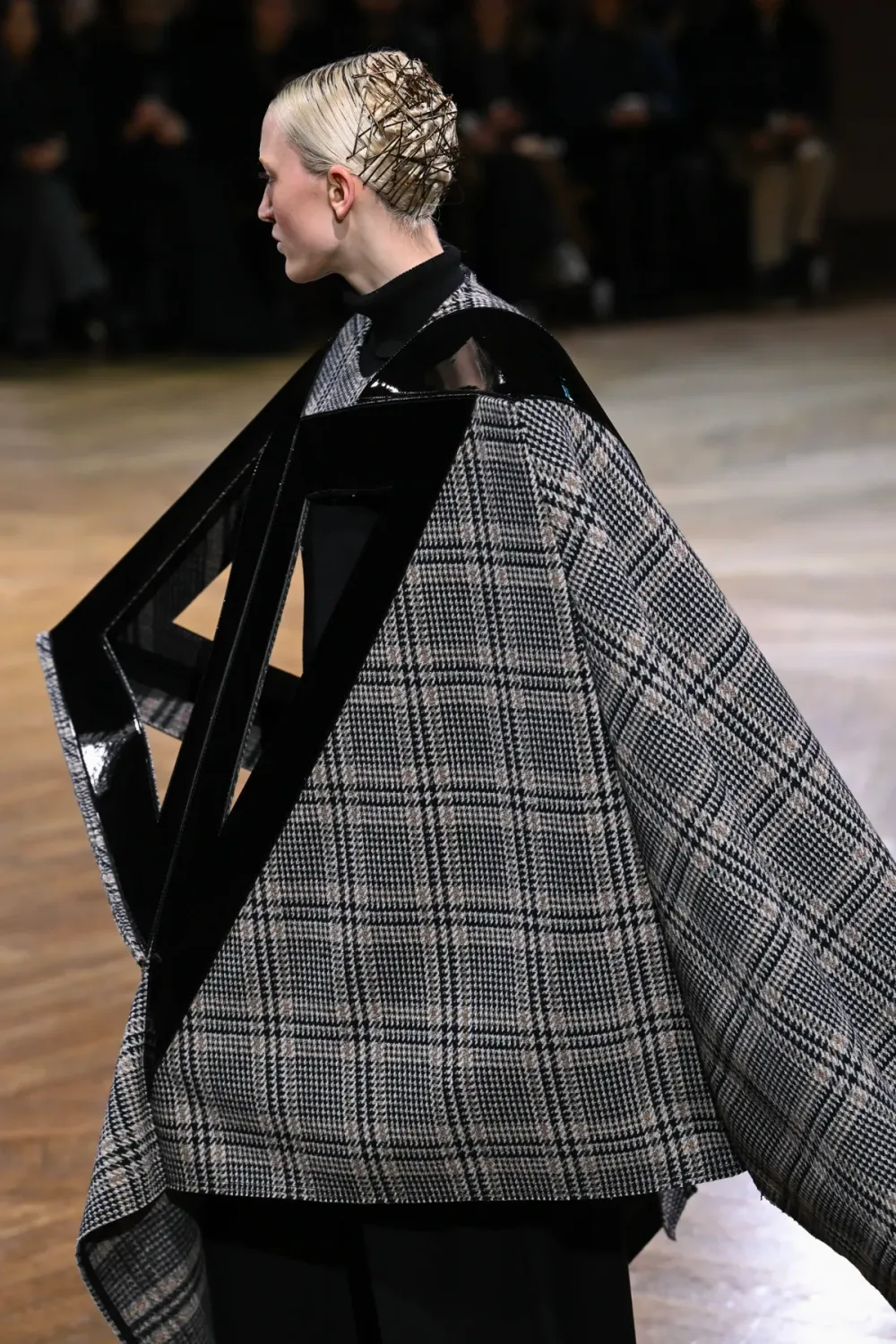 ジュンヤワタナベ 2024年秋冬 LOOK 1 / VIEW 2