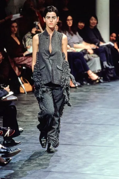 コムデギャルソン 2000秋冬 LOOK 38