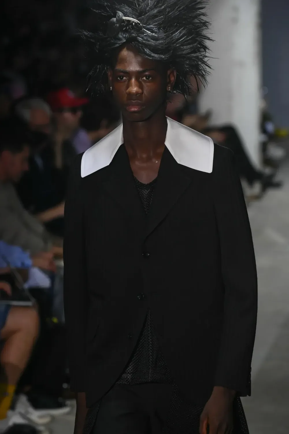コムデギャルソンオムプリュス 2024年春夏 LOOK 1 / VIEW 2