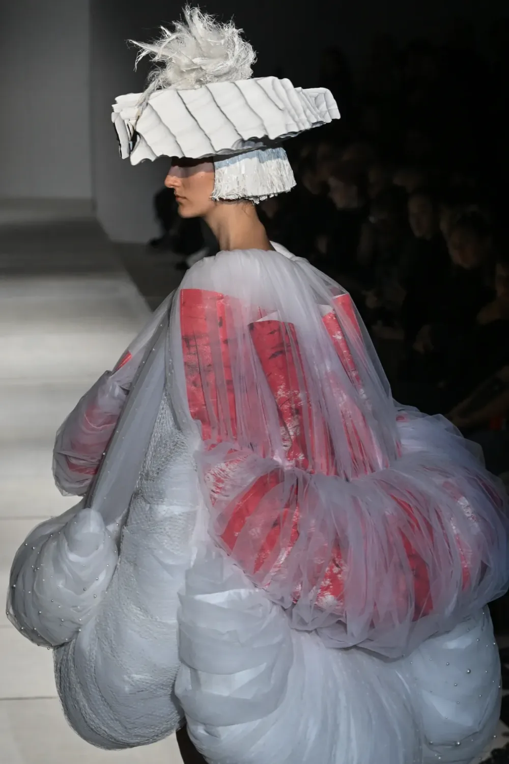 コムデギャルソン 2025年春夏 LOOK 19 / VIEW 2