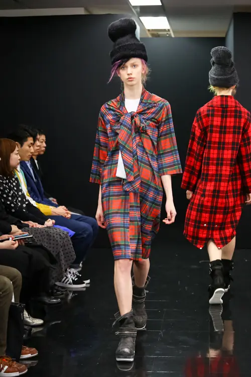 トリコ・コムデギャルソン 2013年秋冬 LOOK 19