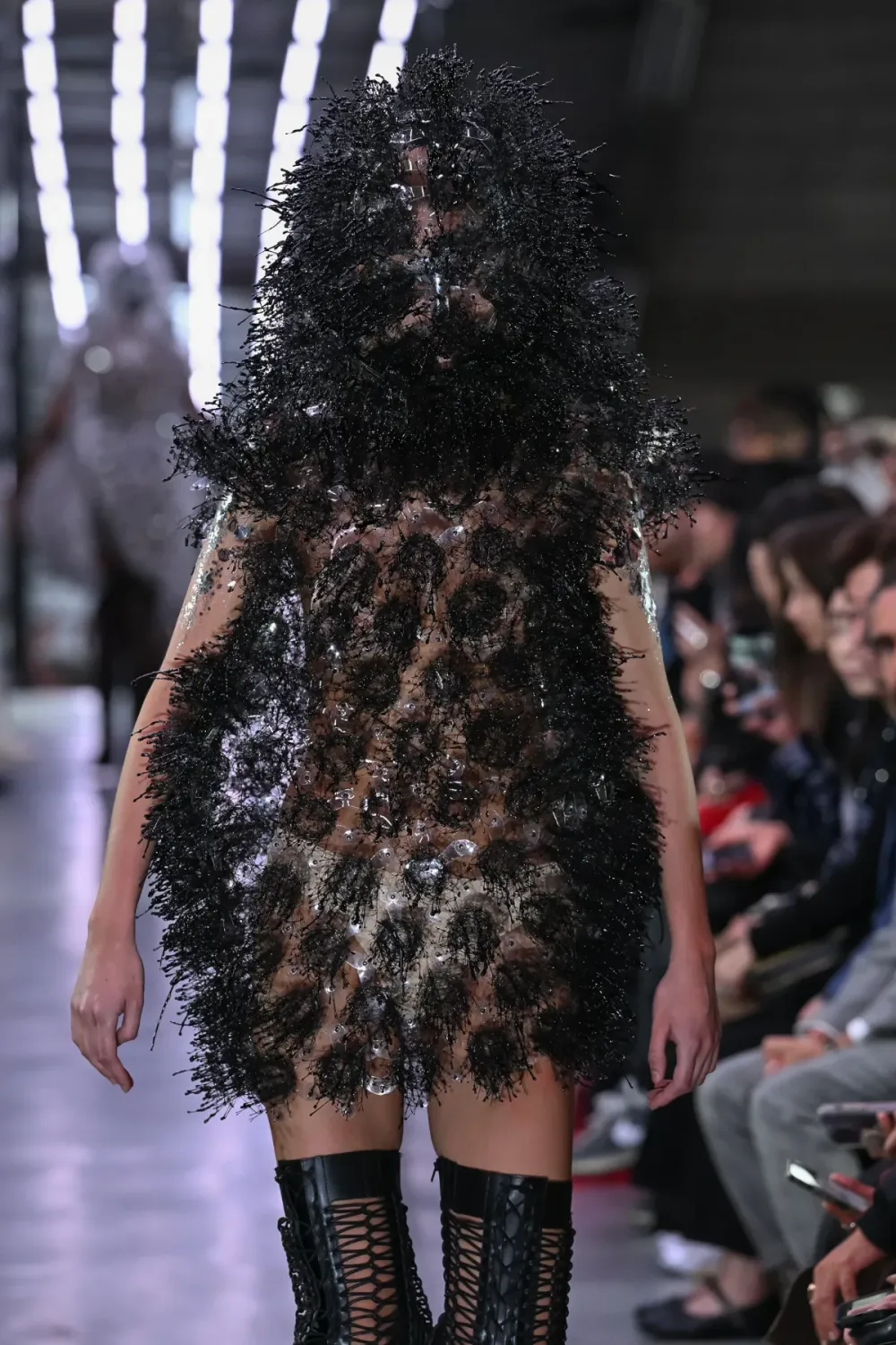 ノワールケイニノミヤ 2024年春夏 LOOK 19 / VIEW 2