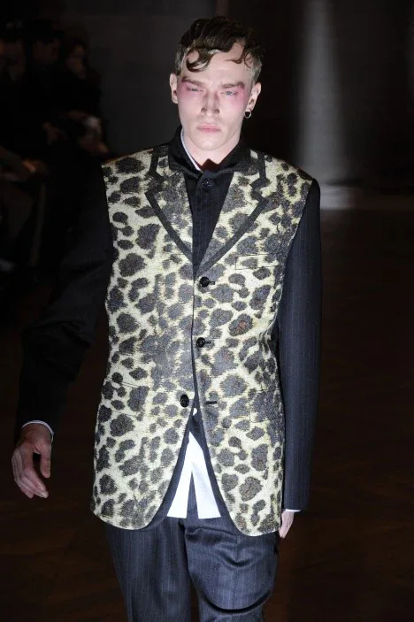 コムデギャルソンオムプリュス 2009秋冬 LOOK 38 / VIEW 2