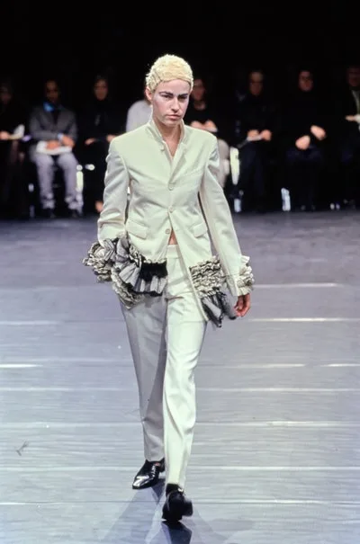 コムデギャルソン 2000秋冬 LOOK 24