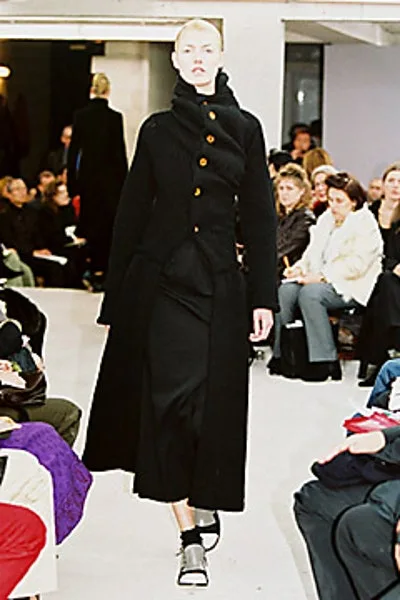 コムデギャルソン 2002秋冬 LOOK 34