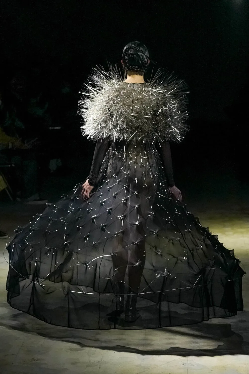 ノワールケイニノミヤ 2021年秋冬 LOOK 1 / VIEW 3