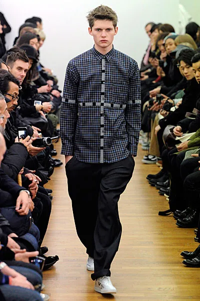 コムデギャルソンシャツ 2010秋冬 LOOK 33