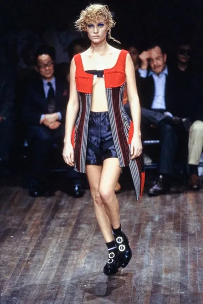 コムデギャルソン 2001秋冬 LOOK 38