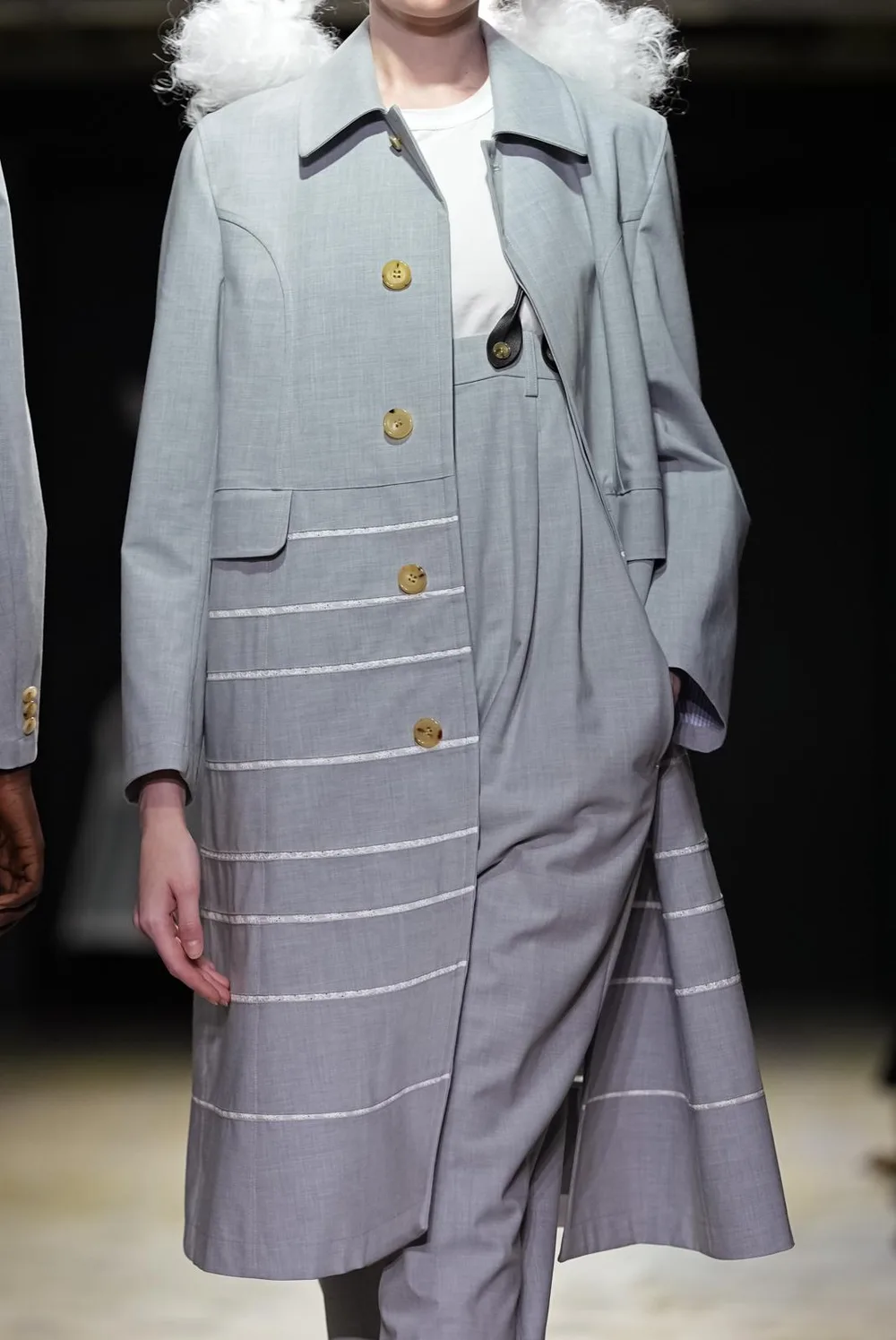 タオ 2027年春夏 LOOK 15 / VIEW 2
