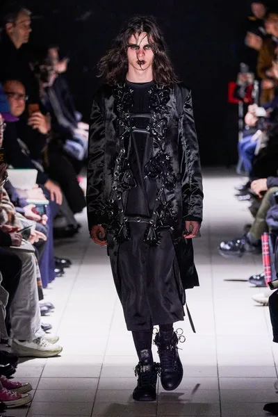 コムデギャルソンオムプリュス 2019秋冬 LOOK 20