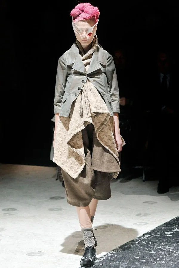 コムデギャルソン 2009秋冬 LOOK 33