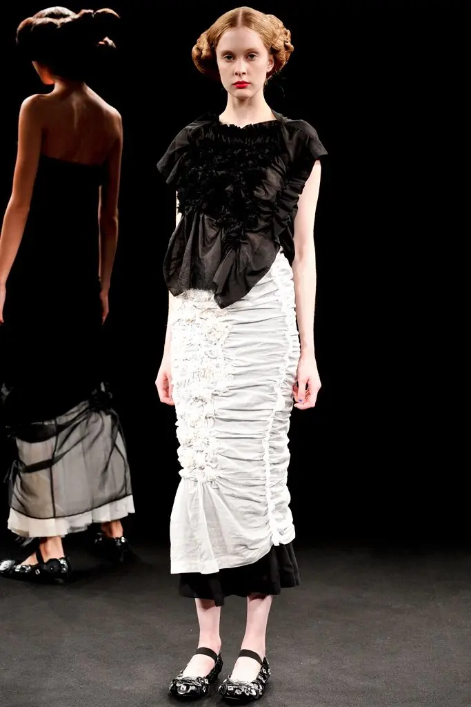 タオ 2011年春夏 LOOK 3