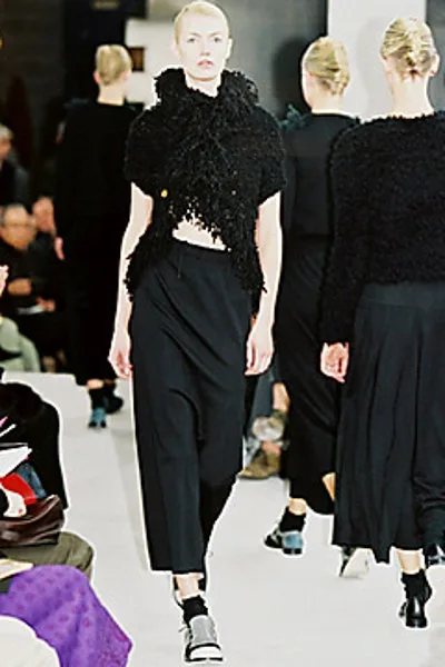 コムデギャルソン 2002秋冬 LOOK 37