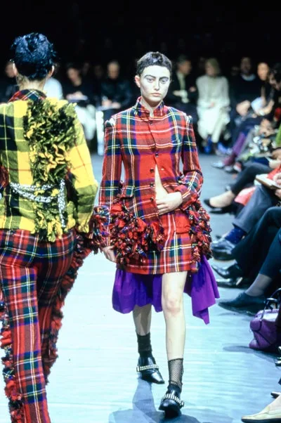 コムデギャルソン 2000秋冬 LOOK 8