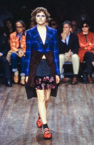 コムデギャルソン 2001秋冬 LOOK 32