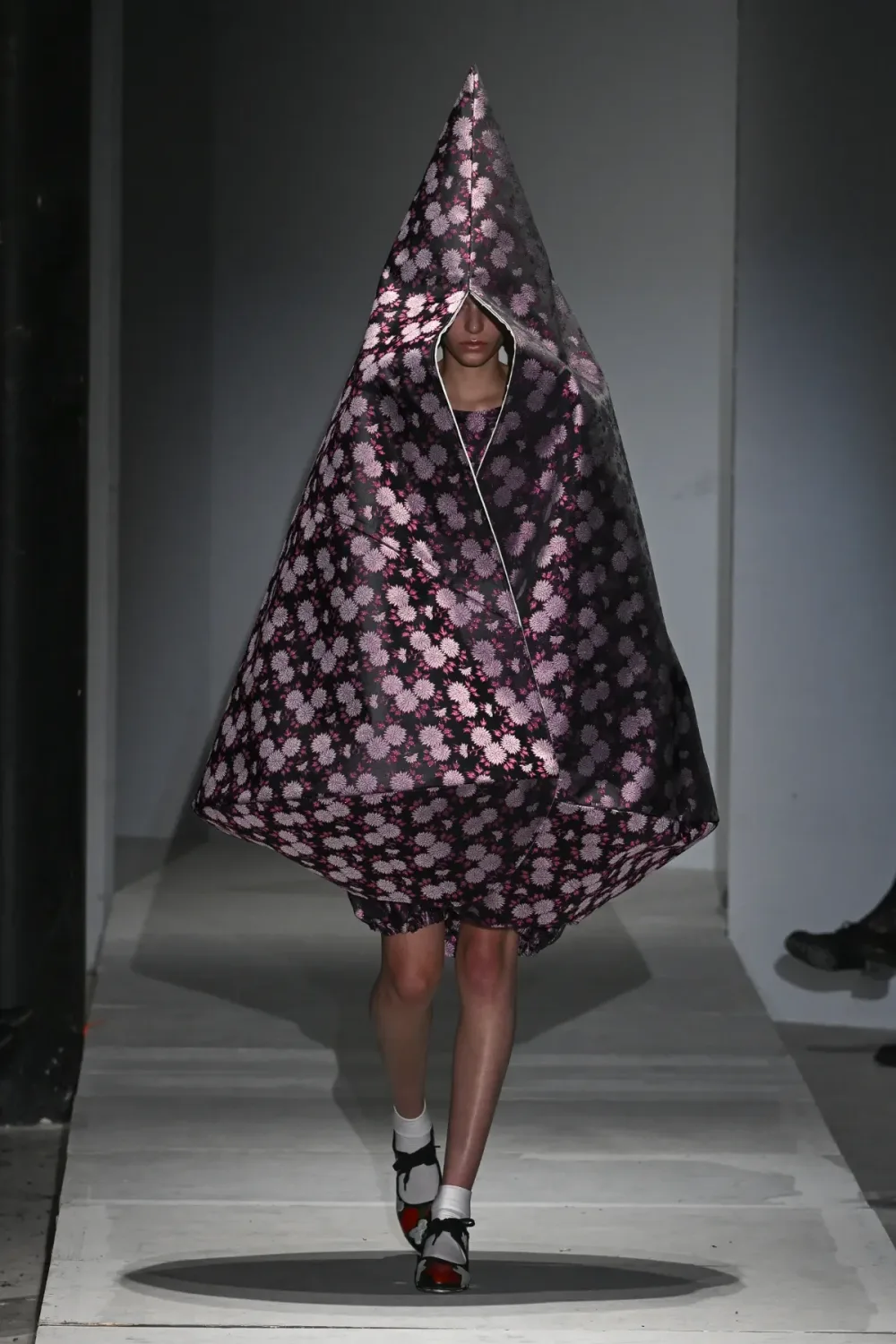 コムデギャルソン 2025年春夏 LOOK 8