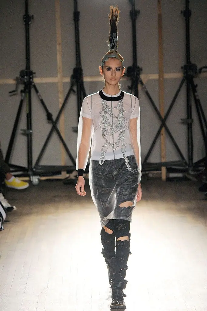 タオ 2010年春夏 LOOK 20