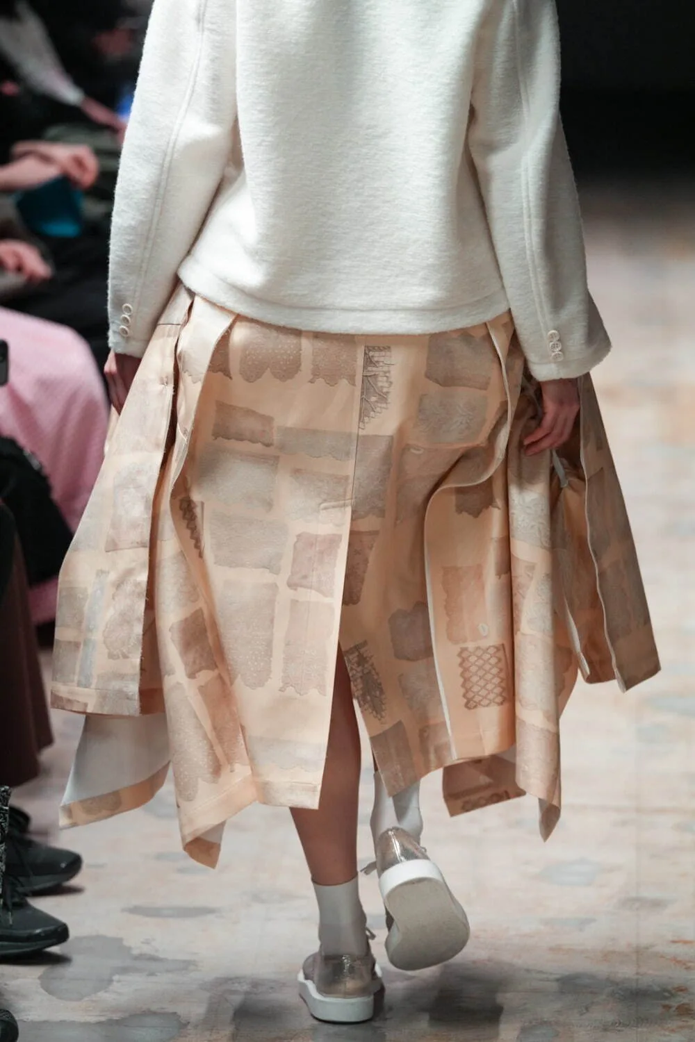 タオ 2024年秋冬 LOOK 16 / VIEW 3