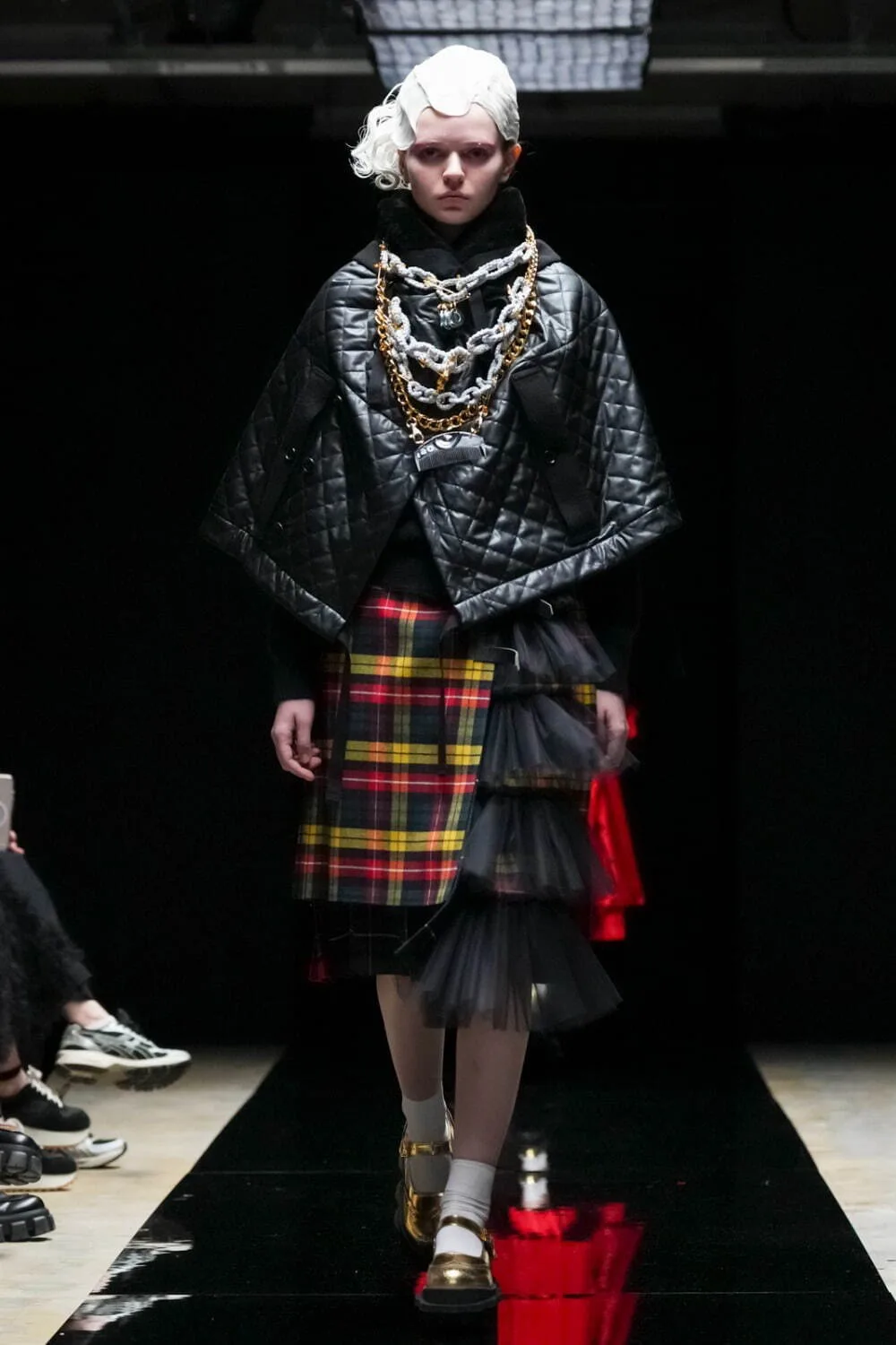 タオ 2025年秋冬 LOOK 18